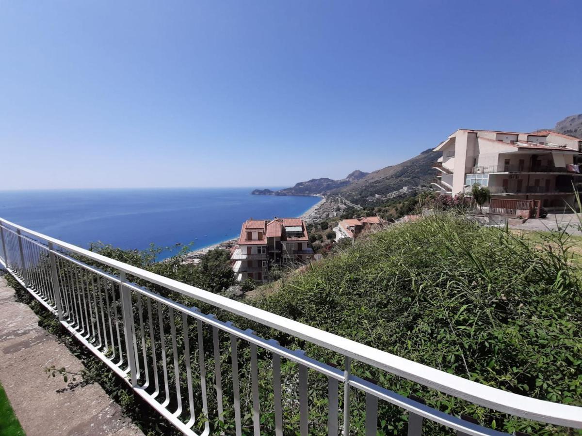 Nuova Casa Giulia Apartment Letojanni Exterior photo