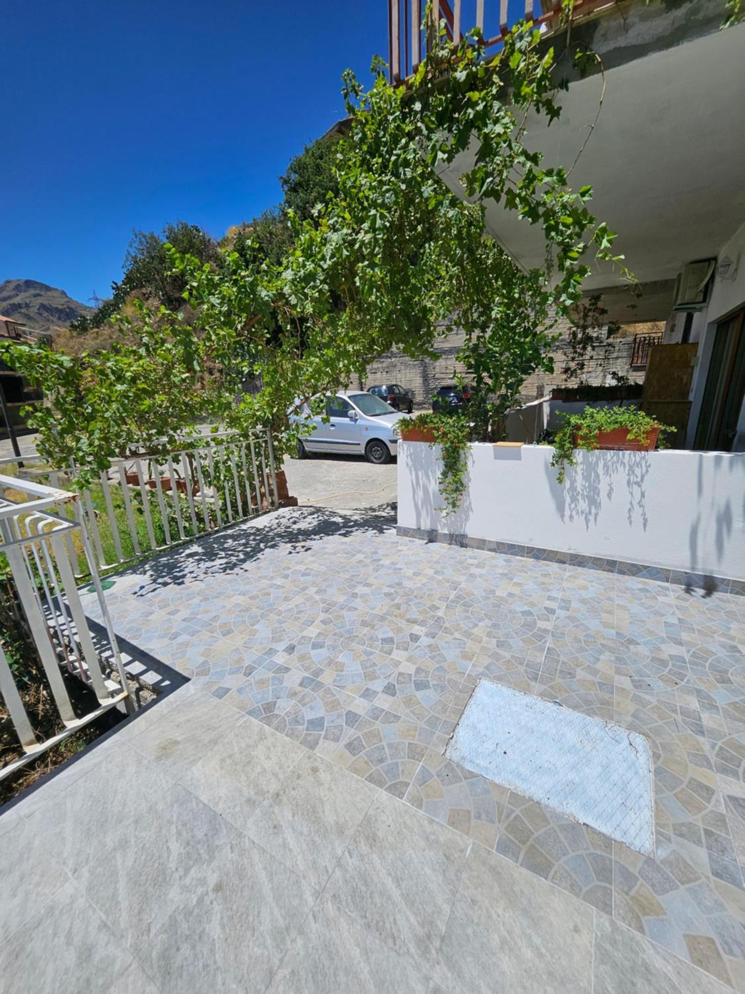 Nuova Casa Giulia Apartment Letojanni Exterior photo